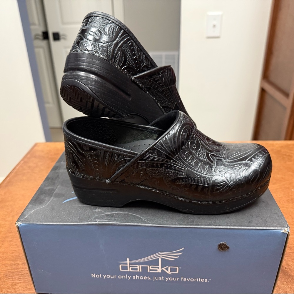 Dansko Professional Tooled Black Shoes